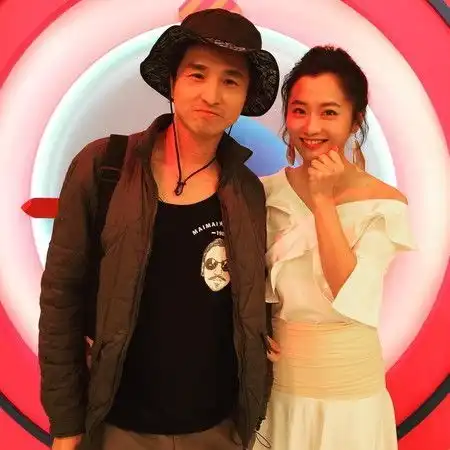 王子变青蛙主角重聚,陈乔恩王少伟嬉笑打闹,不见男主明道