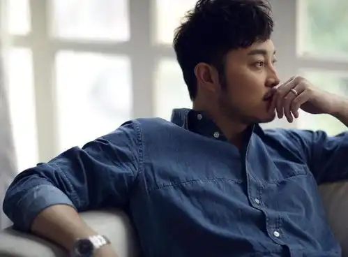 在孩子最需要陪伴时好好陪他,不要等孩子长大想陪没机会了
