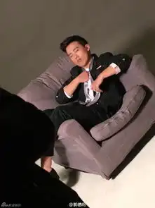 郭德纲晒大儿子郭麒麟帅照网友岁月是把杀猪刀
