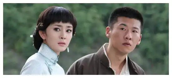 不整容,不拼妈,这个星二代演了15年配角,终于火了
