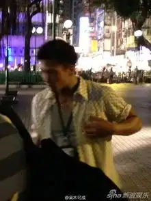 组图王力宏与锤哥汤唯香港拍夜戏安志杰现身