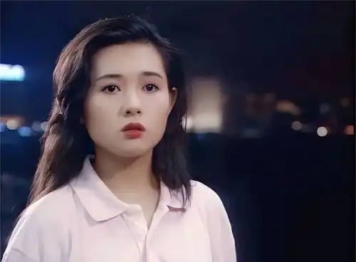 她在蜜桃成熟时一脱成名,被港圈奉为女神,如今却无人问津

