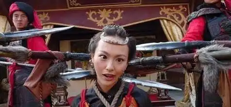 电视剧拍摄现场明星们不拍戏的时候都在干些什么