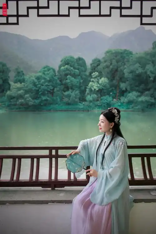 木棉道美轮美奂的传统发饰,是女子头上的诗