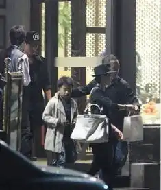 黄毅清的爆料,应该是陈坤儿子身份比较合理的解释了
