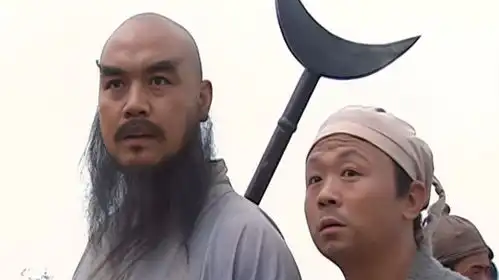 他是武松唯一佩服的好汉,金庸把他捧成武林神话,还传下一门神功