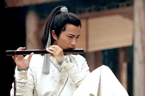 杨幂从童星到女富豪,斩断与刘恺威7年情愫,她是如何做到身价50亿