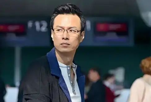 金粉世家大少爷朱铁与老师一见钟情相爱10年,今成人生赢家
