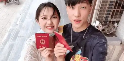 冰柠檬晒出结婚证,男友竟被嘲笑颜值太低,冰柠檬霸气回应
