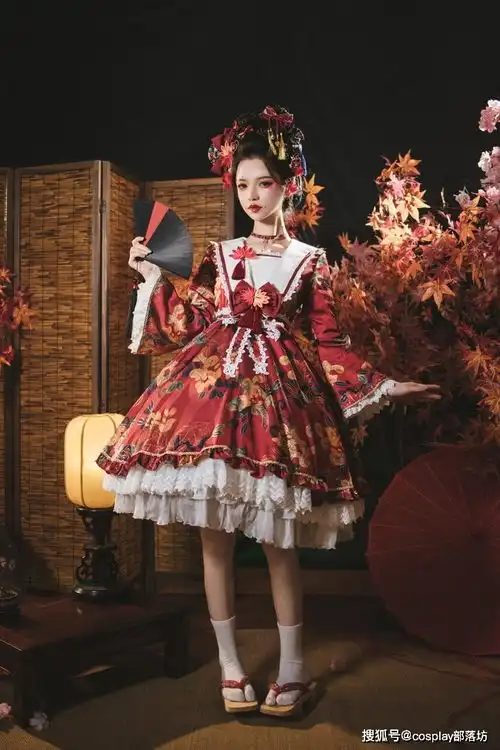 lolita红叶总是情,深秋意难鸣
