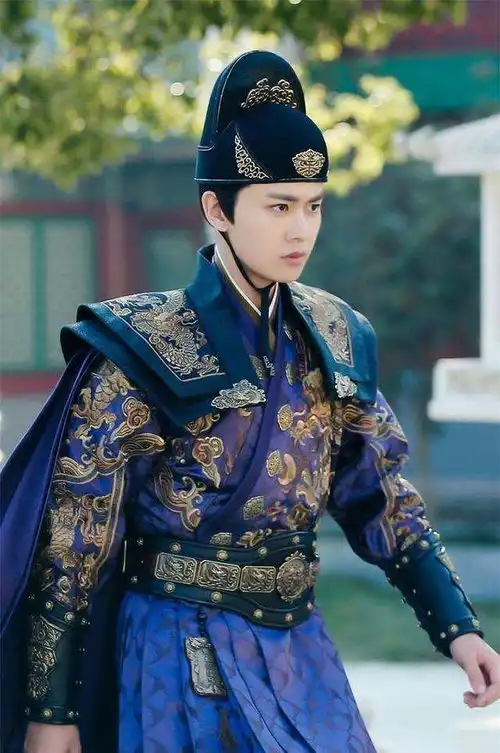 任嘉伦又一新剧传来好消息,看清女主后,我果断弃剧