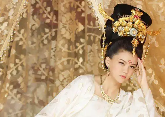 一代女皇武则天,传奇的一生,连历史都不得不为她鼓掌