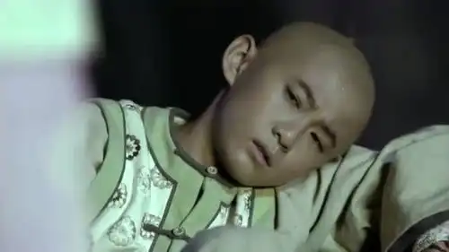 寂寞空庭春欲晚皇上深夜想起和良儿共患难的场景,会心一笑