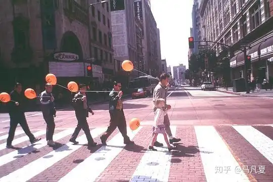 可以推荐一些类似全民目击七号房的礼物这一类的电影么