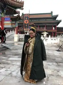 杜海涛妈妈晒与儿子古装剧照还自称女演员,难道要出道了
