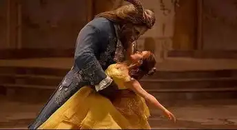 迪士尼计划明年推出美女与野兽冒险之旅,这个电影周边你喜欢吗
