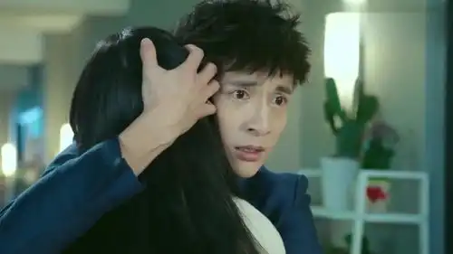 我们的少年时代陶西紧紧的抱住了安谧
