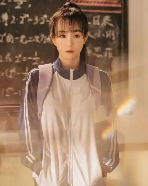 张檬进厂重修上瘾取出假体脸型大变,现在网红都要比她美