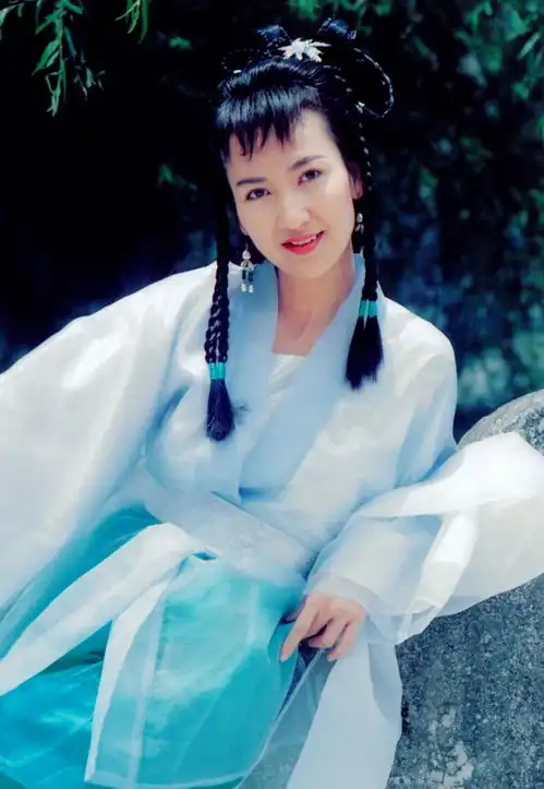 老公孕期出轨,她被小三气到流产终身不孕,如今家庭美满,归来仍是女神伤害过你的终将使你强大
