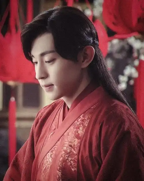 肖战的魏无羡,龚俊的温客行,成毅的禹司凤,邓伦的旭凤,谁最帅