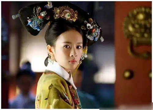 三十而已全员古装造型顾佳钟晓芹惊艳,许幻山辣眼睛
