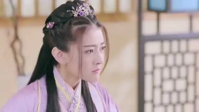 双世宠妃镜心不愿让曲檀儿留在这,听到墨连城的话立马头晕生气
