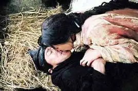 金喜善激吻成龙神话激情剧照日前曝光
