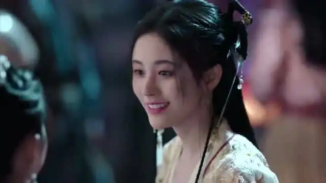 如意芳霏肃王大手搂住,鞠婧祎芊芊细腰挂花灯