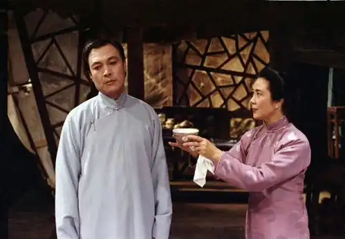 85版诸葛亮扮演者李法曾突然离世,死因疑曝光,其爱人竟然是她