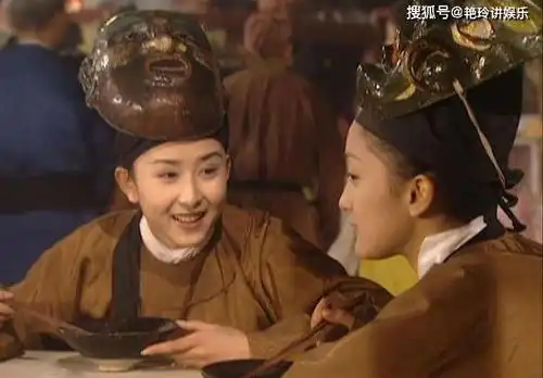 她是古装美人,30岁嫁马来西亚首富,婚后把老公熬成爹,今如少女