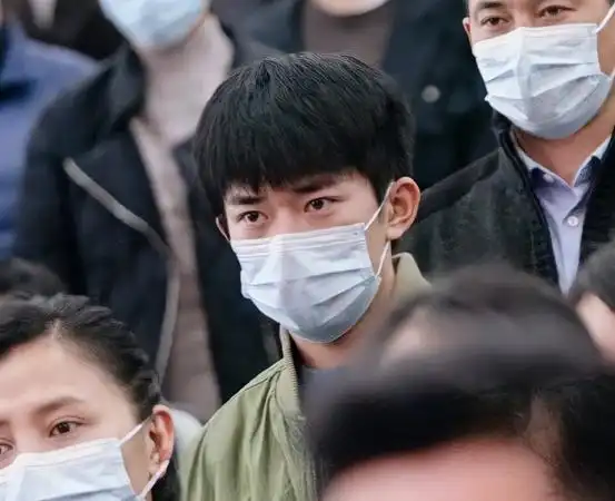 中国医生易烊千玺的眼神,张子枫的哭,都让人动容