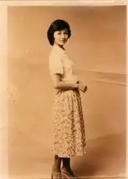 59岁赵雅芝青涩少女照曝光温婉古典不老容颜
