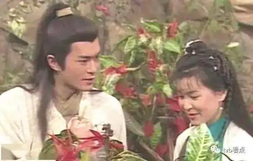 相恋24年才结婚婚后丁克53岁香港女星苏玉华携夫恩爱逛街,自爆生娃责任太大负担不起
