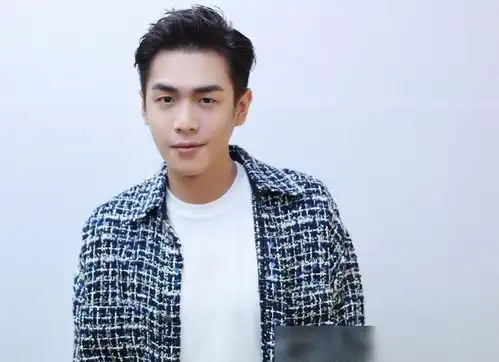 王牌风铃cp同框张若昀关晓彤没对手戏,更心疼他角色被抢