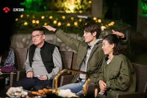 冷凇暖心综艺纪录最美的时光江苏卫视最美的时光对代际关系沟通节目的创新
