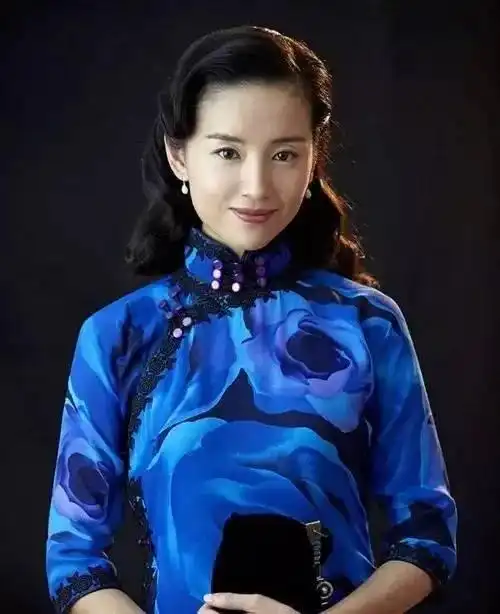 众女星旗袍秀
