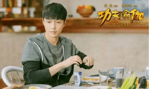 成龙携杨洋艾伦冲锋,流量明星为何让观众流量
