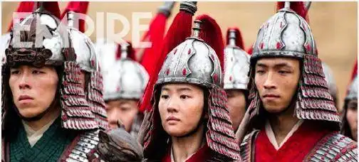 出演花木兰的几位女星,素颜刘亦菲身着铁甲钢盔,感觉如何
