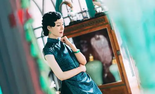 46岁姜宏波气质不输杨幂,穿旗袍风情万种,不愧是姜文看中的女人