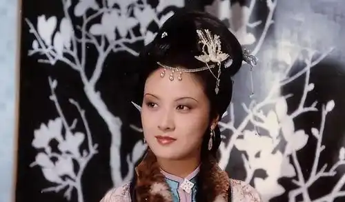 红楼梦剧组太过分,贾琏演戏全靠饿,邓婕遭排挤陈晓旭全靠装