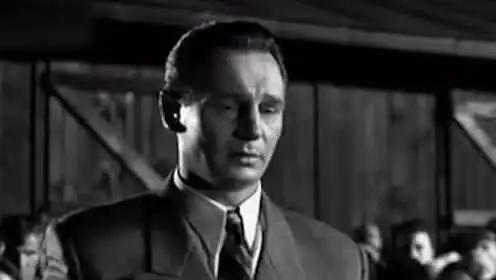 黑白胶片电影经典辛德勒的名单这段电影配音感动了无数影迷
