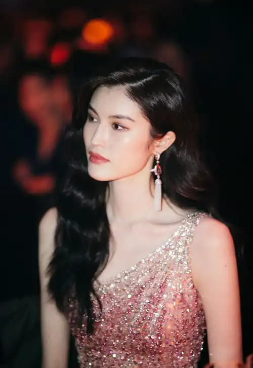 组图gq内场图曝光baby杨幂朱茵何穗等女星各美其美百花绽放
