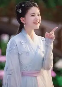 继赵丽颖之后,又一小圆脸小花诞生,灵动可爱不输花千骨
