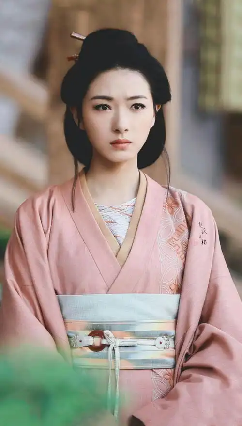 36岁怀孕5个月万茜长发及腰也是美到不行,三国机密演技爆发
