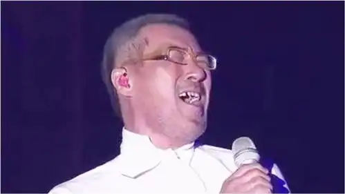 李宗盛最撕心裂肺的一首歌,终于找到现场版了,听一次心痛一次
