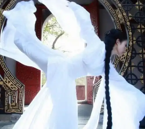新版神雕剧照曝光,网友你真的是在演小龙女,不是刘亦菲吗
