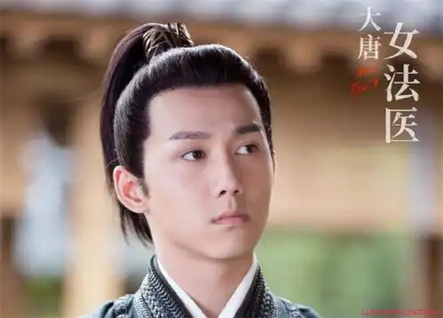 王一哲几岁与吴佳怡互动很甜蜜两人是情侣吗
