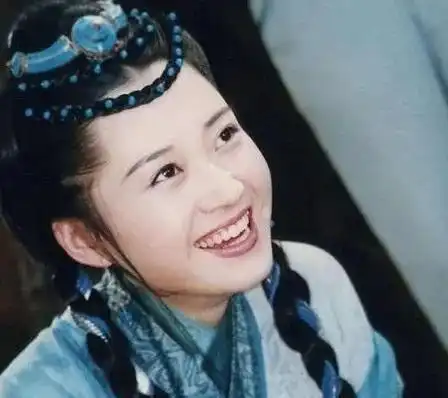 央视笑傲江湖宁静版任盈盈试妆照曝光,因片酬问题换成许晴
