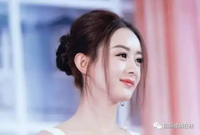 赵丽颖口红中藏着的小心机这样涂口红能让你摆脱俗气
