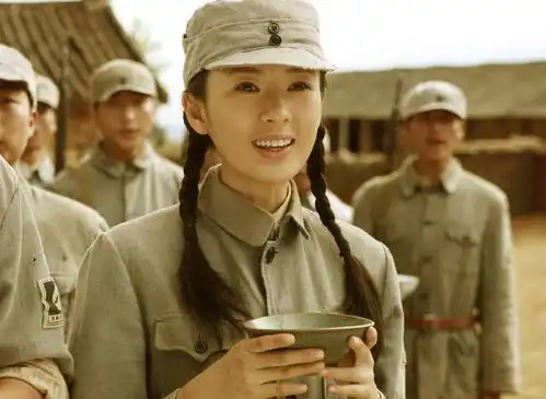 2003年童瑶被张默暴打,16年后嫁富豪,今靠三十而已再度翻红
